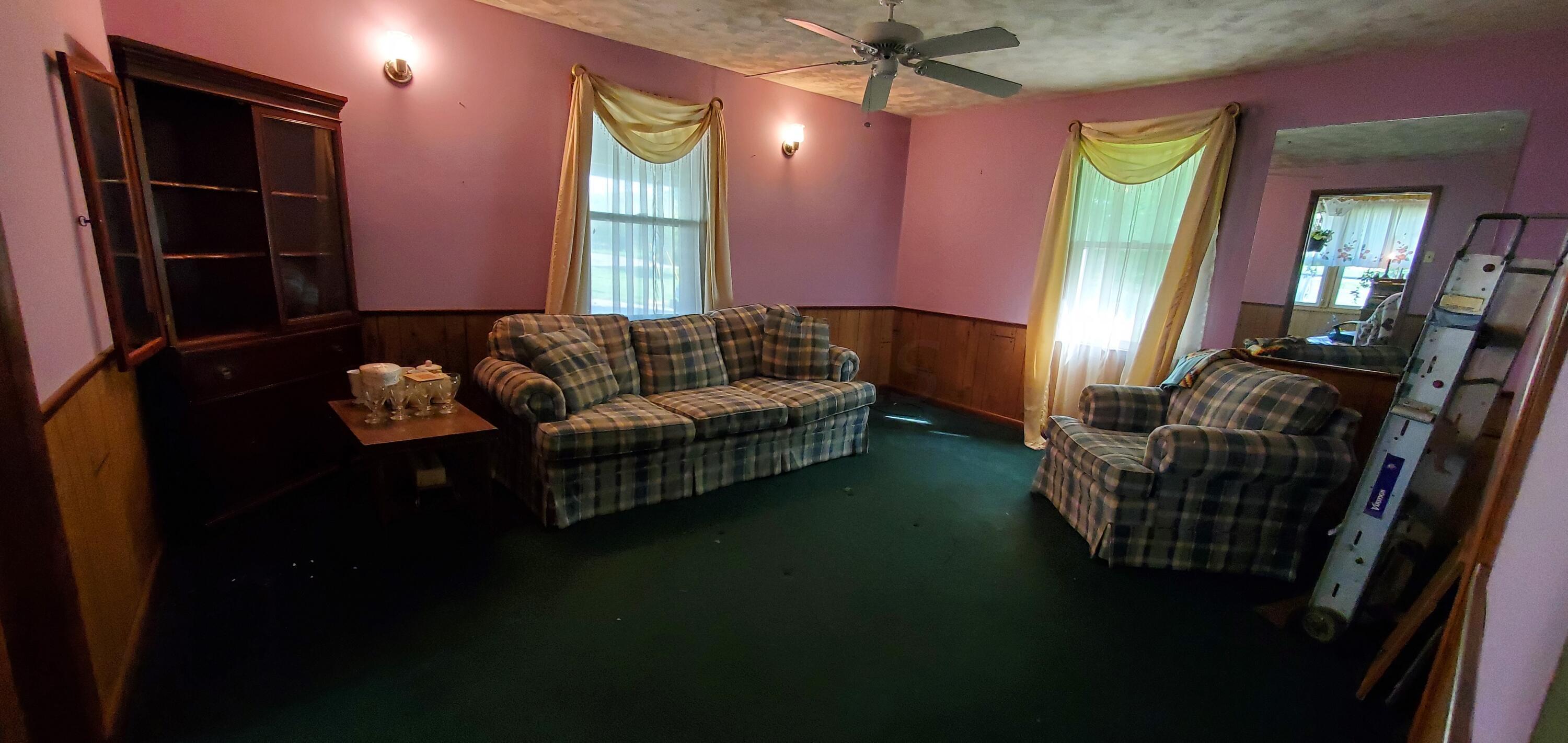 955 Lake Road Southeast Lancaster, OH 43130 - Photo 6 of 30 6.large living room
