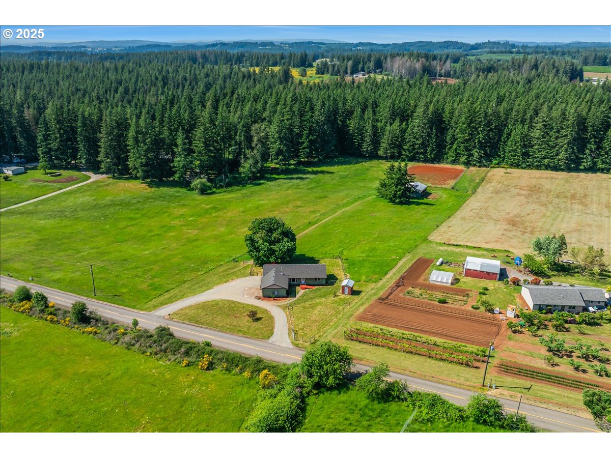 18203 South Windy City Road Mulino, OR 97042 - Photo 3 of 48 Gallery Image 3