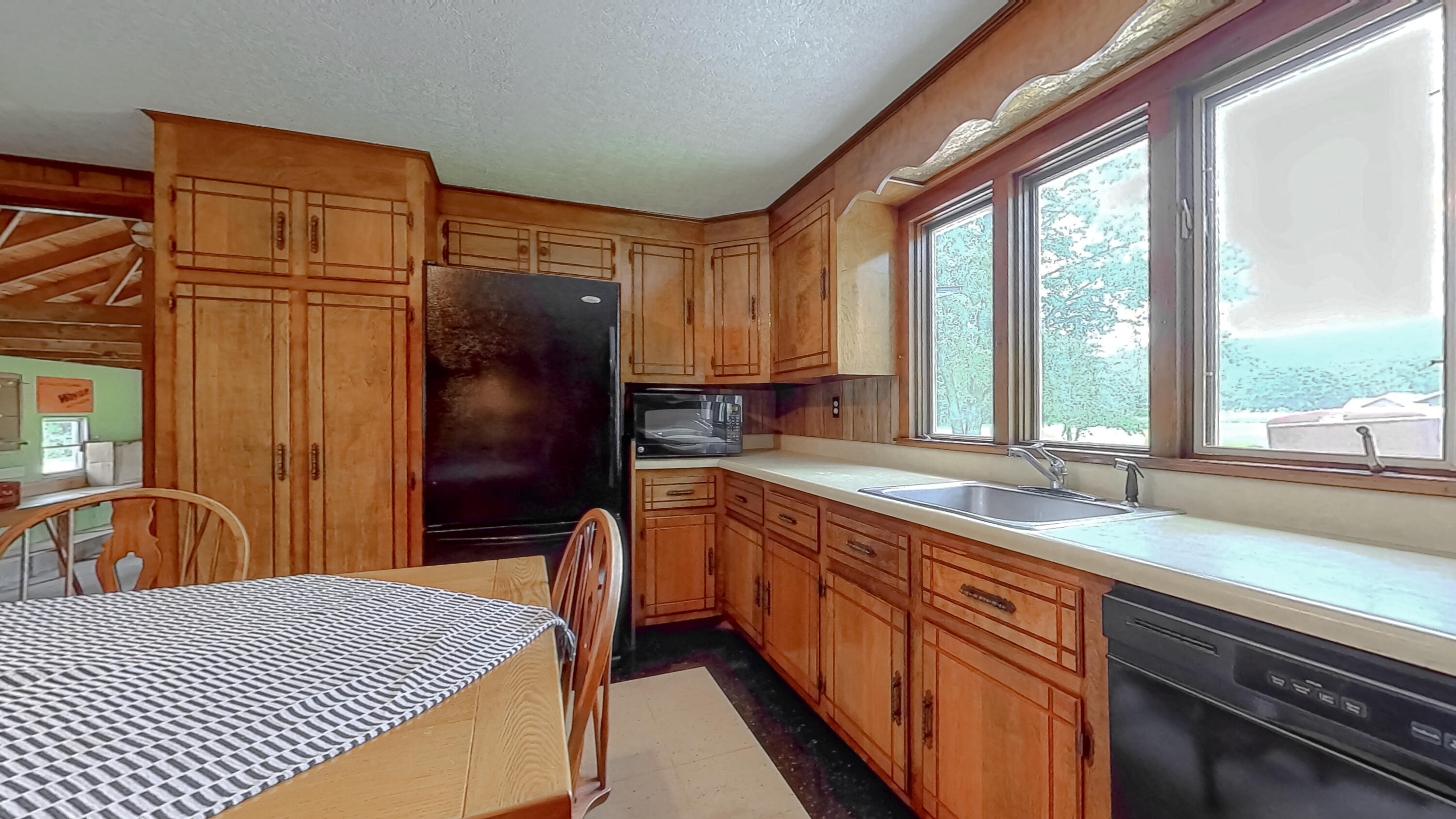 438 Old County Road Rockland, ME 04841 - Photo 7 of 72 8