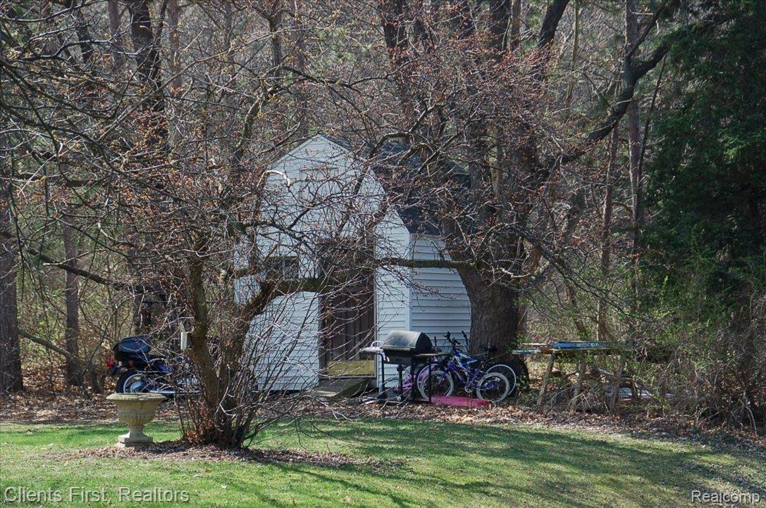 765 Springmill Road Highland, MI 48356 - Photo 8 of 13 DSC_4985