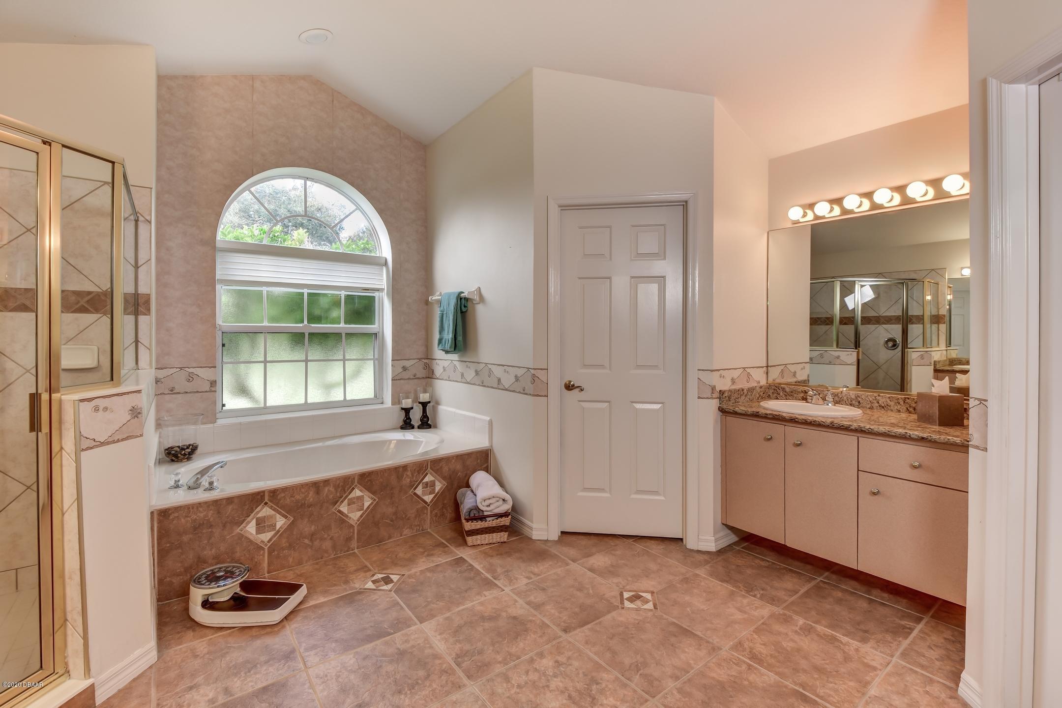 998 Grassy Ridge Port Orange, FL 32127 - Photo 25 of 55 23-Master Bath