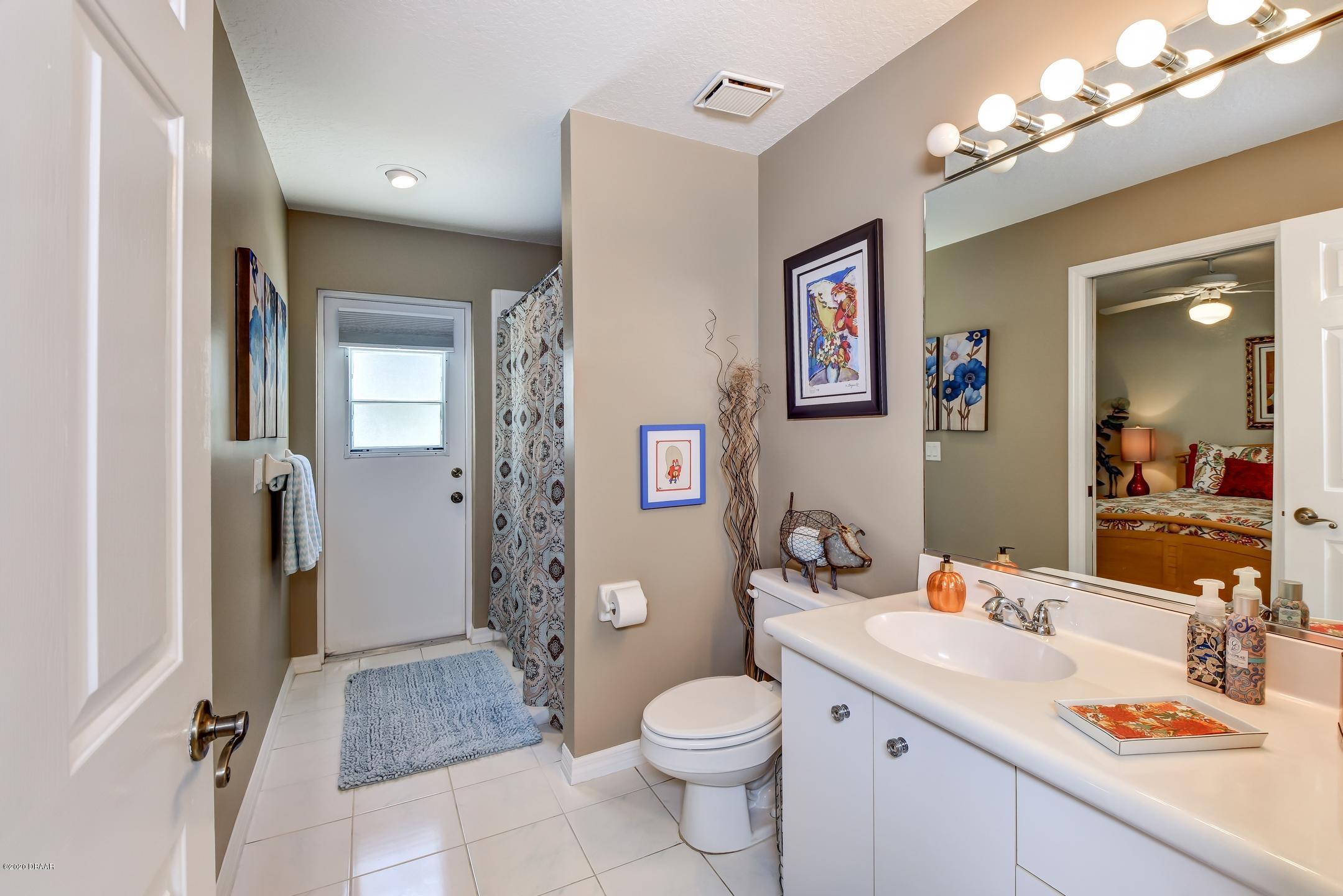 998 Grassy Ridge Port Orange, FL 32127 - Photo 29 of 55 27-Guest Bath