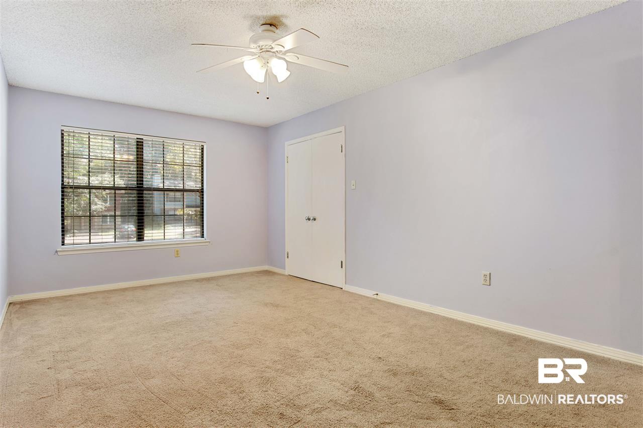 954 Dickenson Avenue Mobile, AL 36609 - Photo 13 of 26