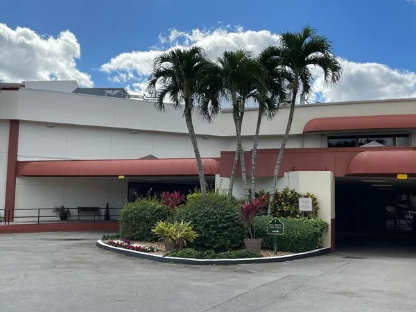 $1,700 | 8900 Washington Street, Unit 409, Pembroke Pines, FL 33025