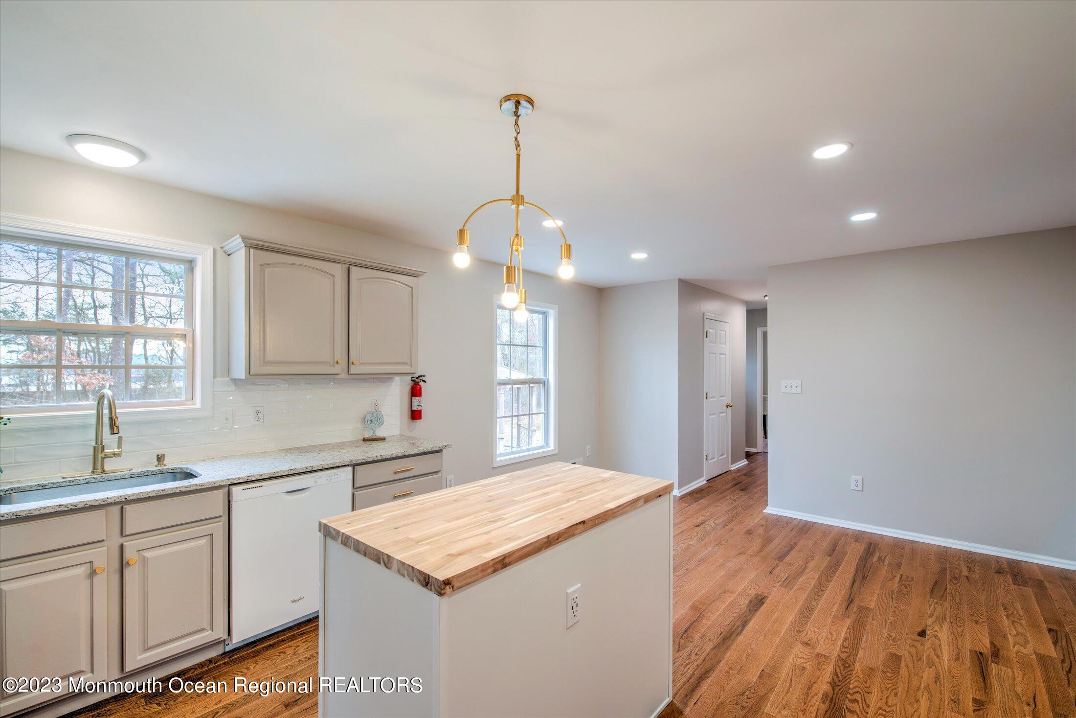 736 Pinehurst Road New Egypt, NJ 08533 - Photo 13 of 39 17-KITCHEN