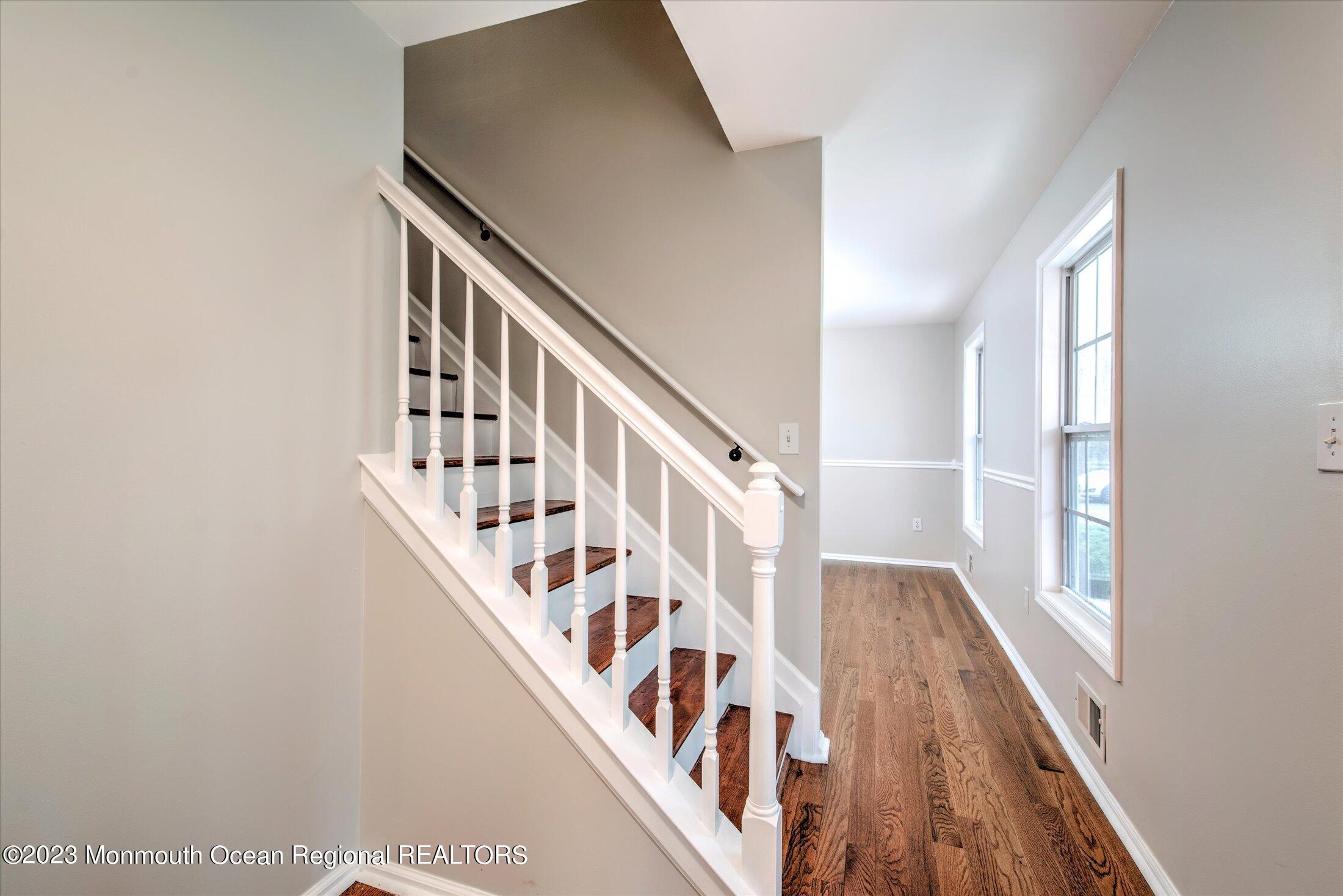 736 Pinehurst Road New Egypt, NJ 08533 - Photo 19 of 39 05-FOYER