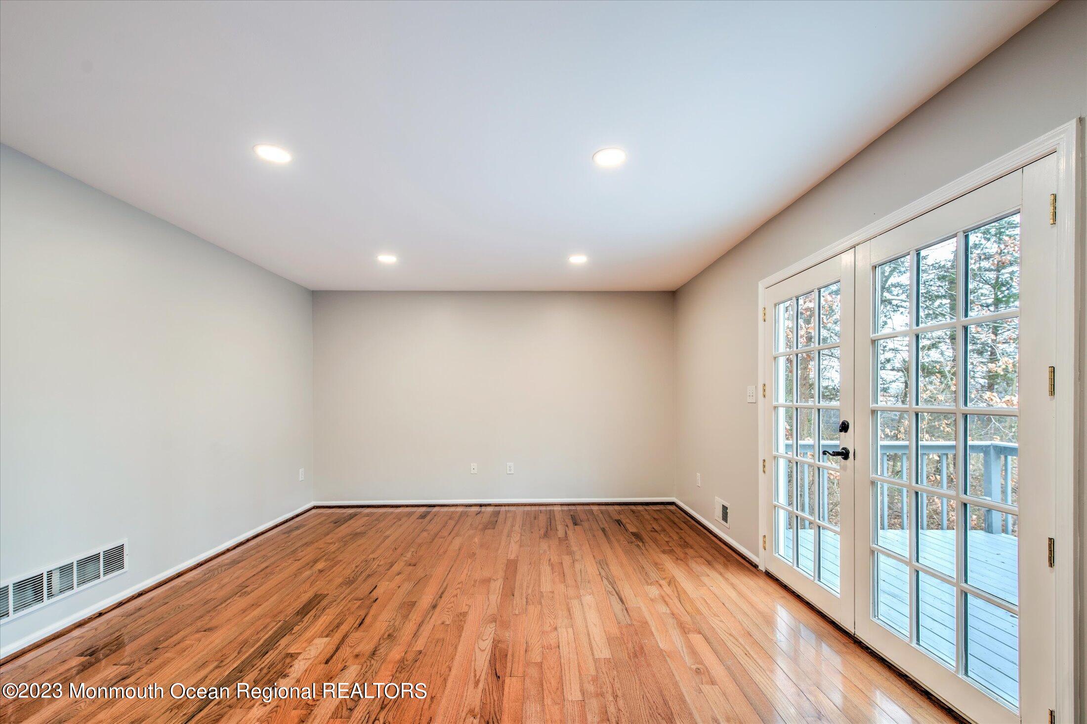 736 Pinehurst Road New Egypt, NJ 08533 - Photo 7 of 39 10-FAMILY ROOM