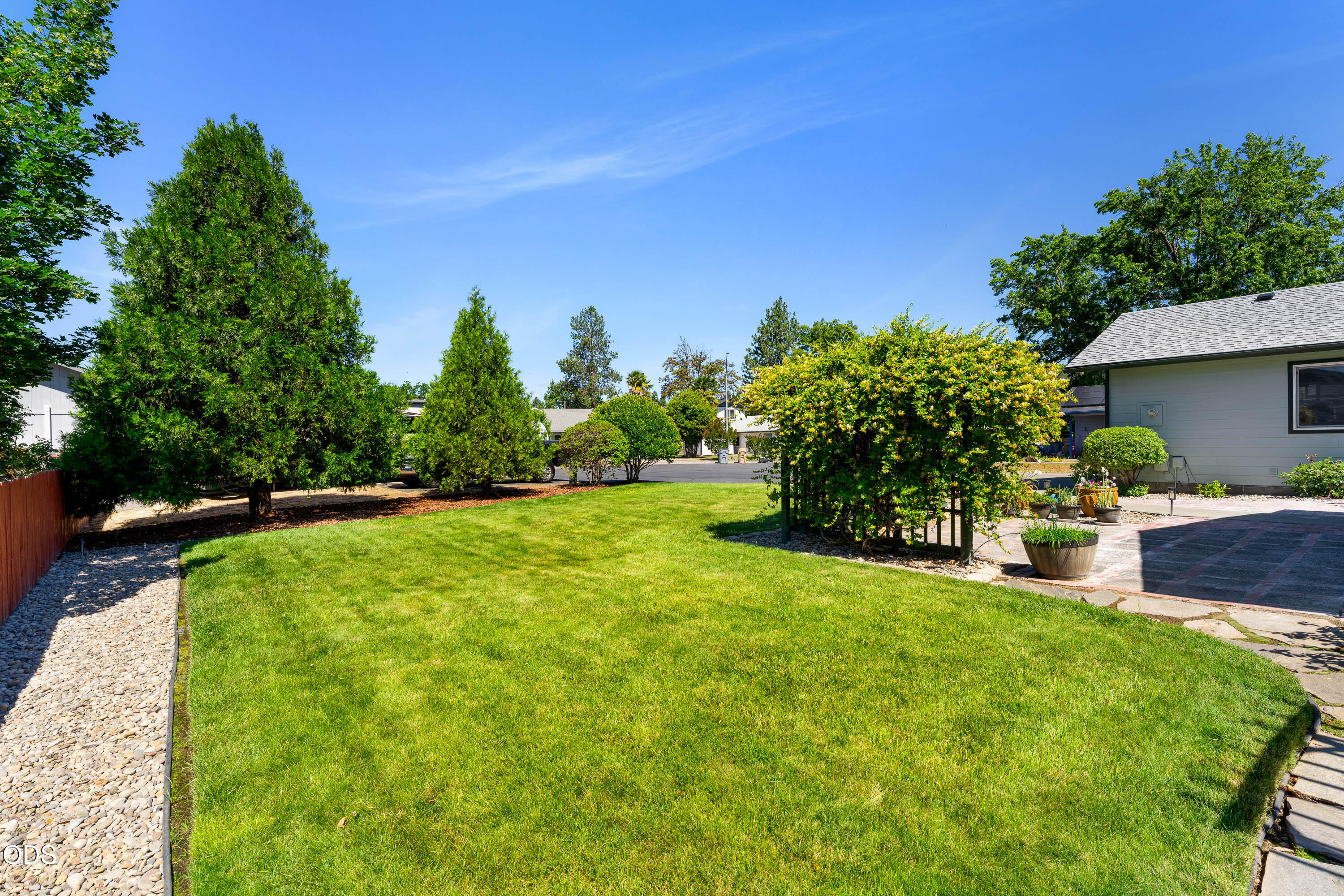 1445 Southwest Silver Maple Way Grants Pass, OR 97526 - Photo 21 of 29