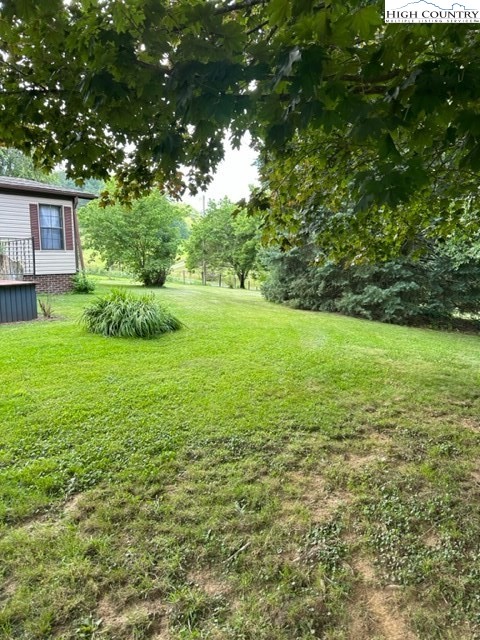 32 Stoneacres Lane Independence, VA 24348 - Photo 4 of 27 a view of yard with green space