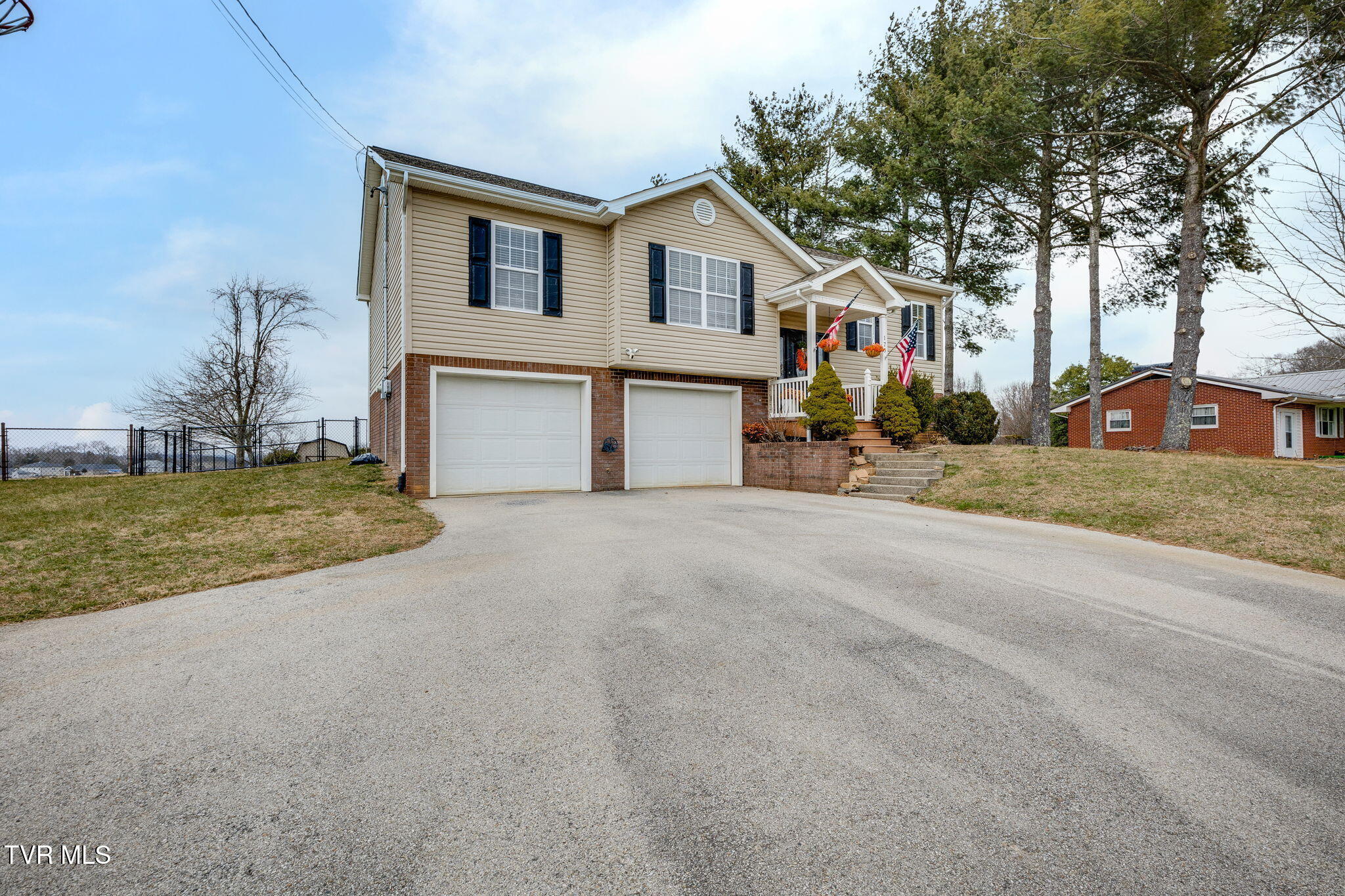 175 Argil Cox Road Jonesborough, TN 37659 - Photo 2 of 35 002