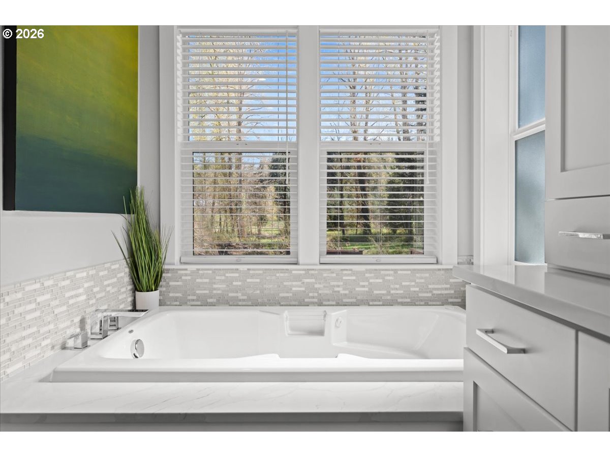 17465 South Abiqua Road Northeast Silverton, OR 97381 - Photo 23 of 47