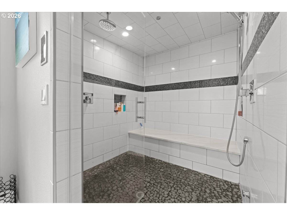 17465 South Abiqua Road Northeast Silverton, OR 97381 - Photo 25 of 47