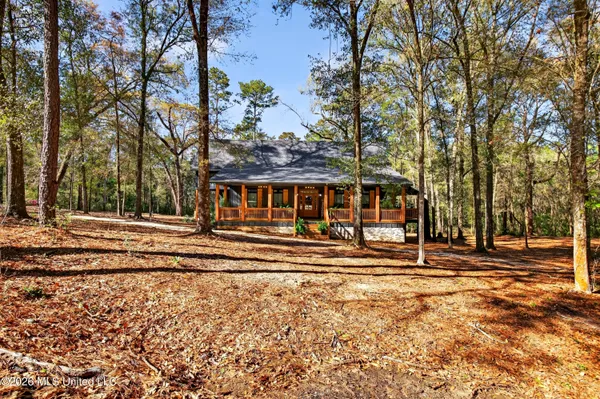 $425,000 | 445 Live Oak Drive, Lucedale, MS 39452