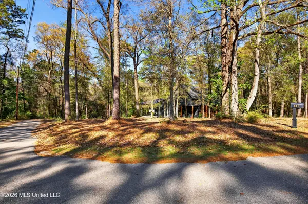 $425,000 | 445 Live Oak Drive, Lucedale, MS 39452