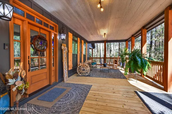 $425,000 | 445 Live Oak Drive, Lucedale, MS 39452