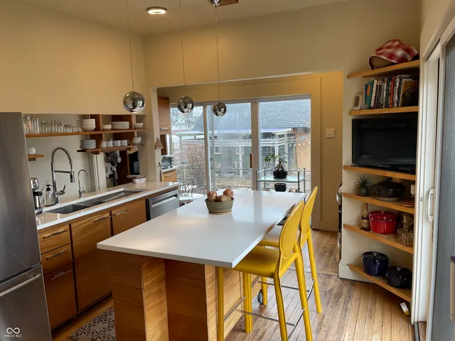 $825,000 | 2814-2830 Ruckle Street, Indianapolis, IN 46205