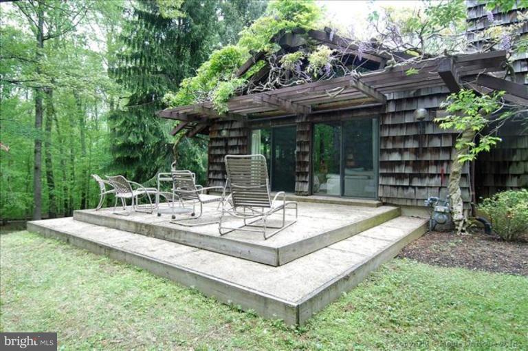 11720 Beall Mountain Road Potomac, MD 20854 - Photo 15 of 18 Patio