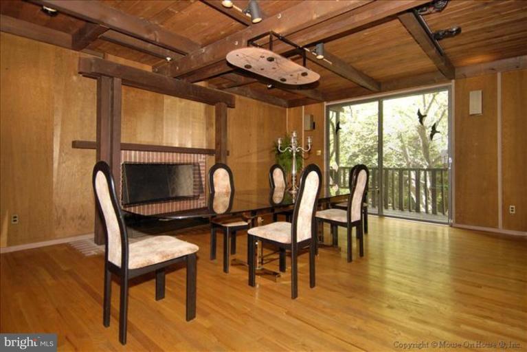 11720 Beall Mountain Road Potomac, MD 20854 - Photo 3 of 18 Dining Room