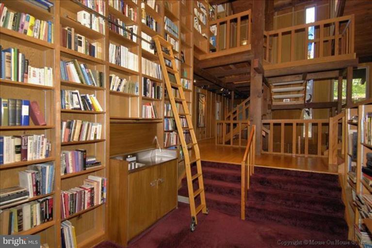 11720 Beall Mountain Road Potomac, MD 20854 - Photo 5 of 18 Library