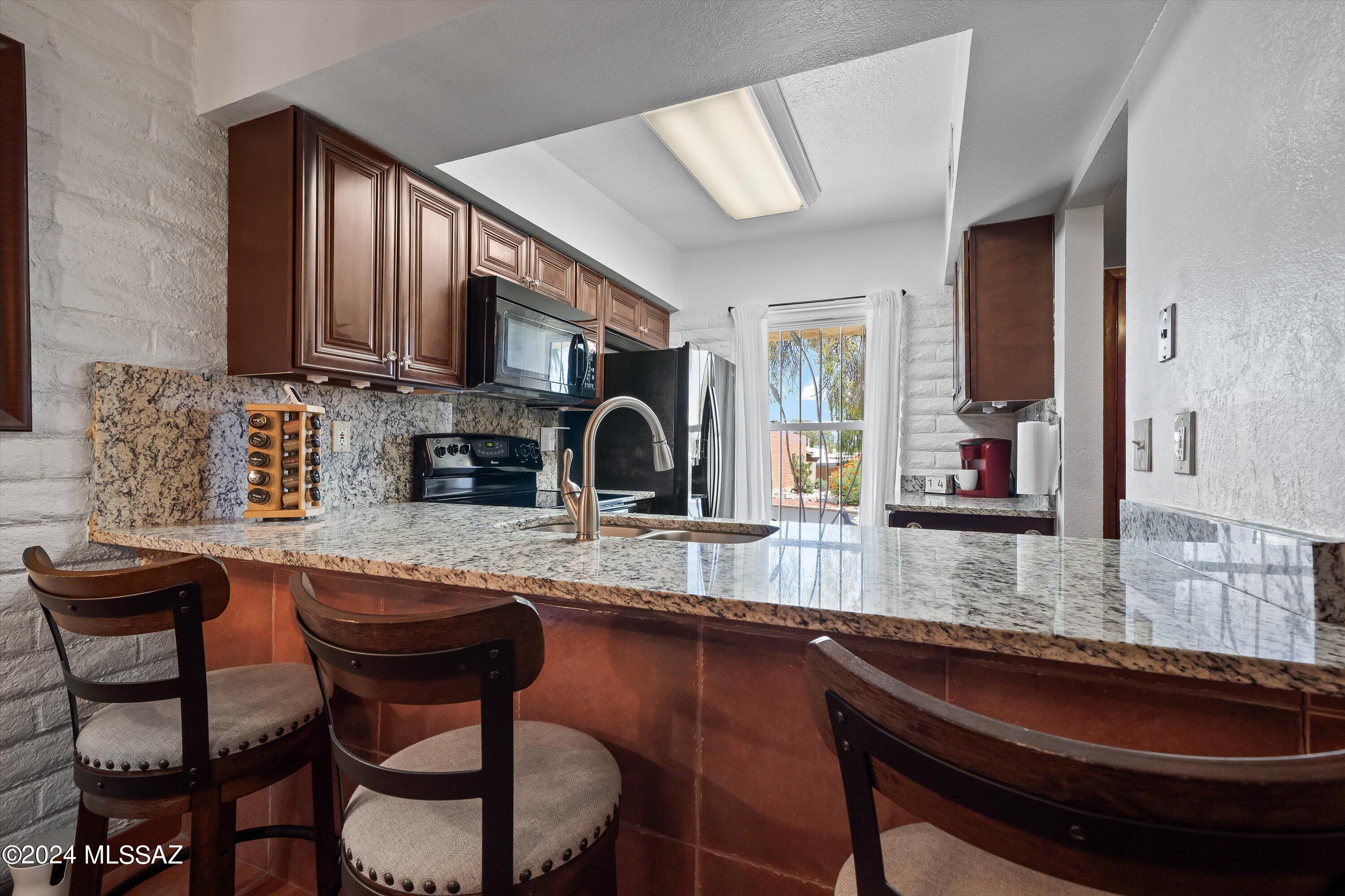 1360 South Wright Road Tucson, AZ 85713 - Photo 6 of 19