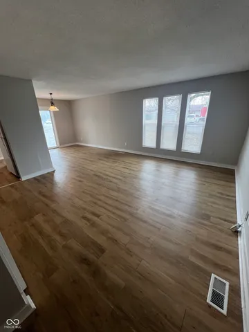 $1,295 | 9413 English Oak Drive, Indianapolis, IN 46235