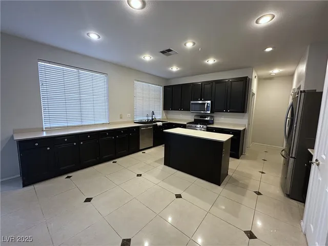 $2,850 | 2566 Golden Bay Court, Henderson, NV 89052