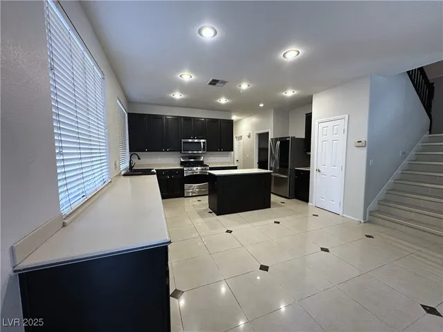 $2,850 | 2566 Golden Bay Court, Henderson, NV 89052