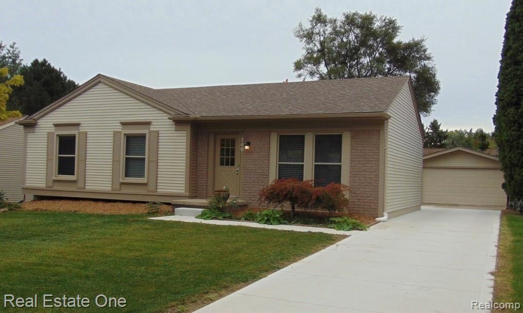 700 Bolinger Street Rochester Hills, MI 48307 - Photo 1 of 39