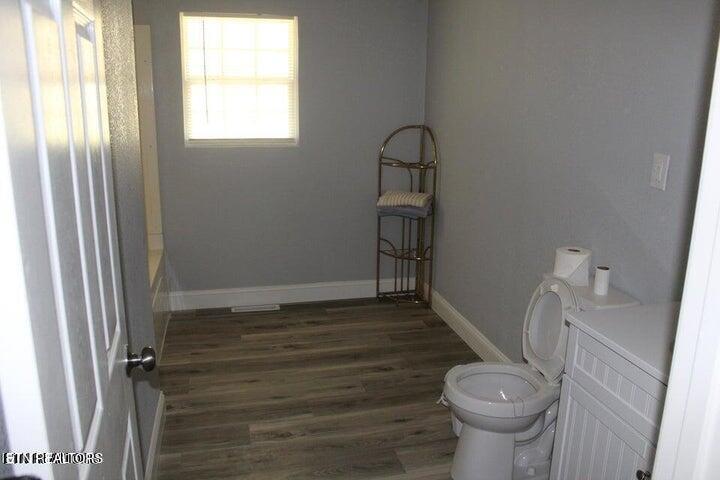 2915 Flat Hollow Road Speedwell, TN 37870 - Photo 14 of 31 16