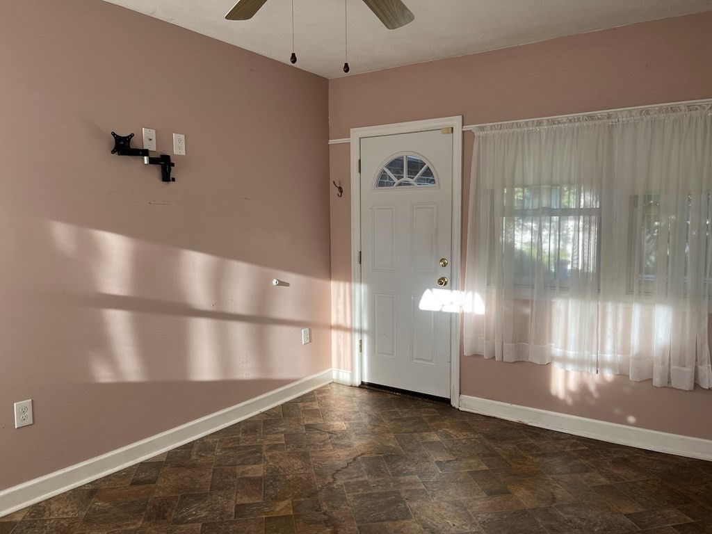 260 Plumtree Road Springfield, MA 01118 - Photo 11 of 25