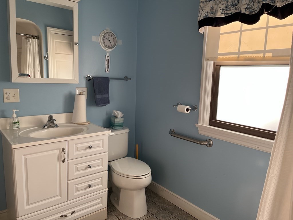 260 Plumtree Road Springfield, MA 01118 - Photo 13 of 25