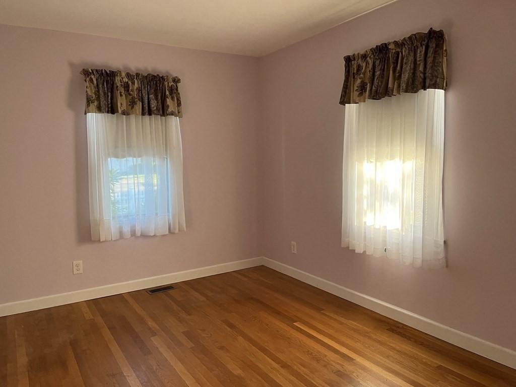 260 Plumtree Road Springfield, MA 01118 - Photo 16 of 25