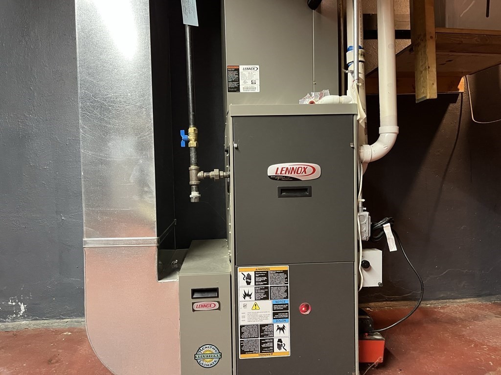 260 Plumtree Road Springfield, MA 01118 - Photo 23 of 25