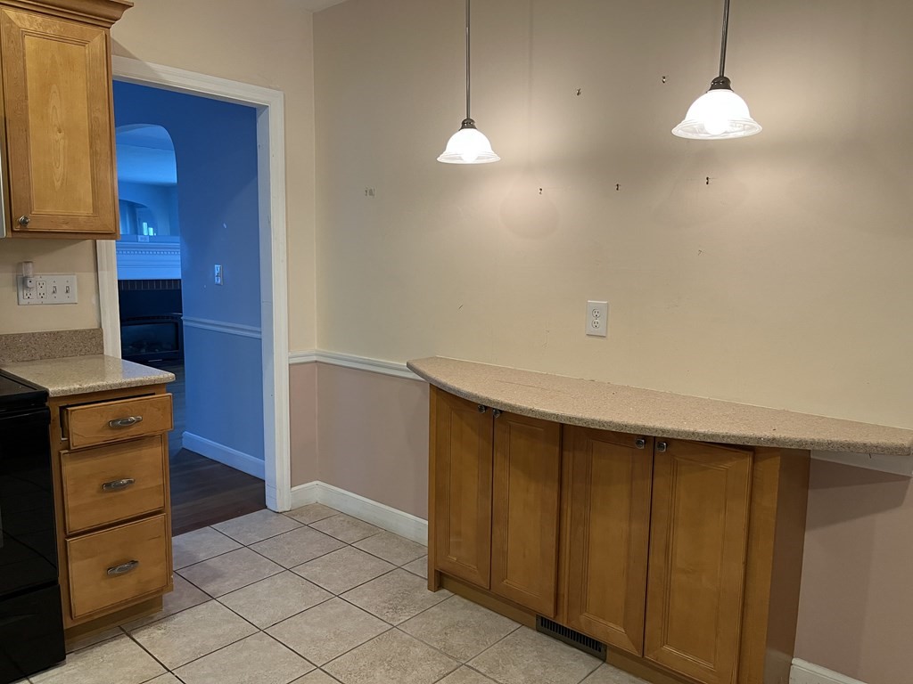 260 Plumtree Road Springfield, MA 01118 - Photo 5 of 25