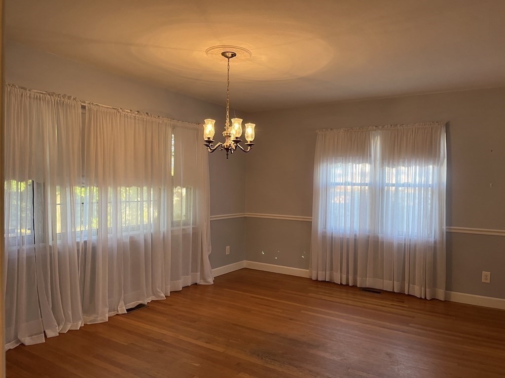 260 Plumtree Road Springfield, MA 01118 - Photo 7 of 25