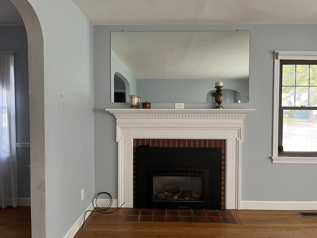 260 Plumtree Road Springfield, MA 01118 - Photo 8 of 25