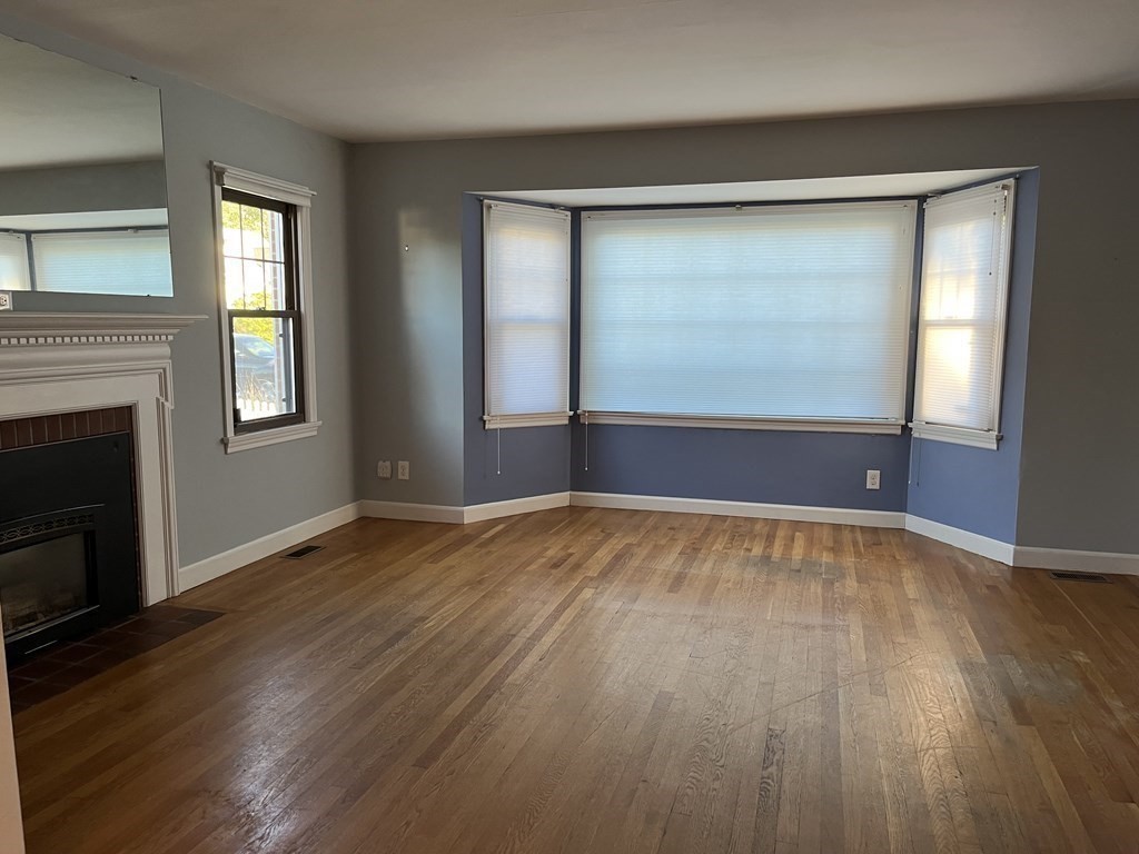 260 Plumtree Road Springfield, MA 01118 - Photo 9 of 25