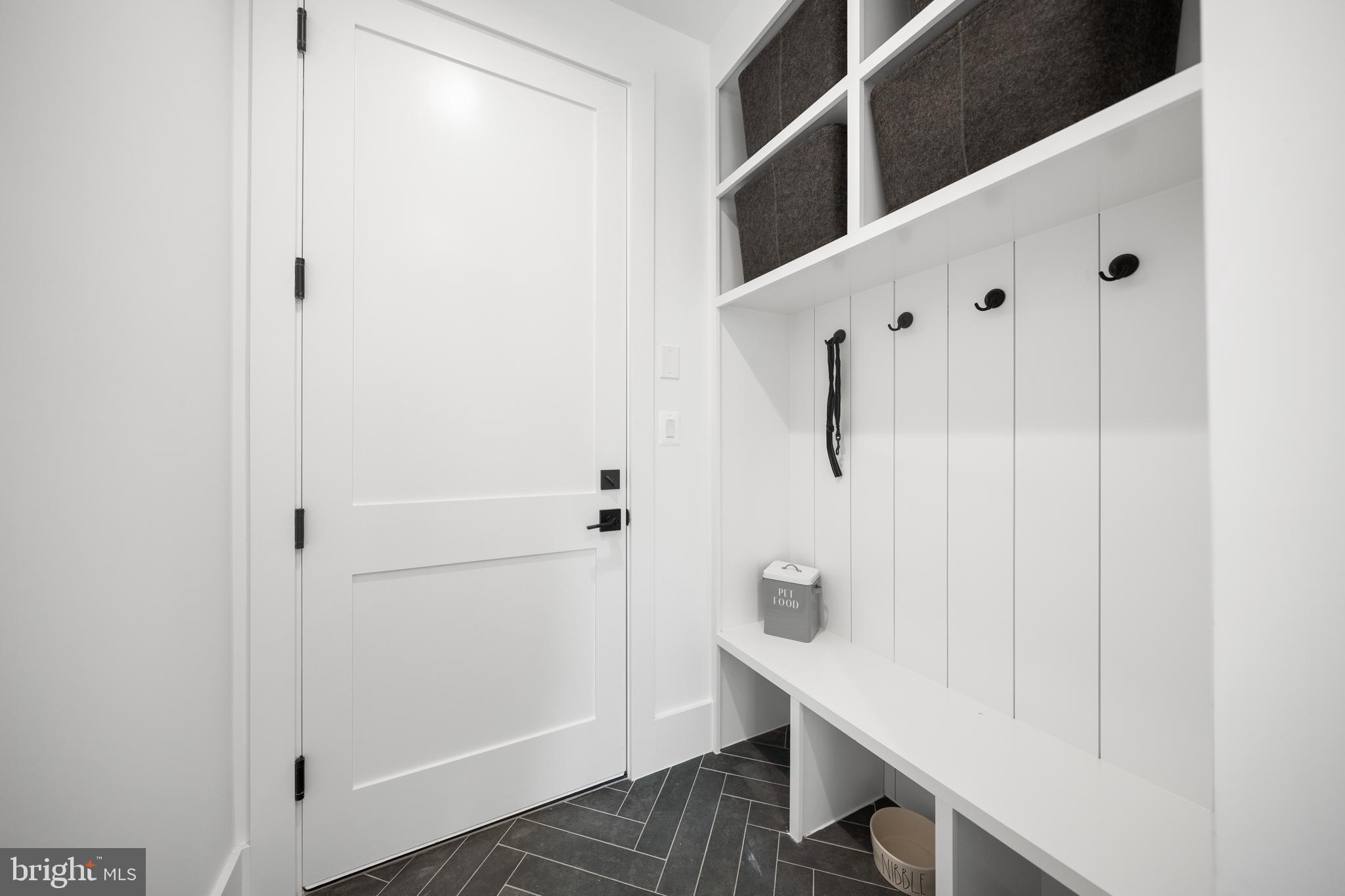 600 29th Road South Arlington, VA 22202 - Photo 12 of 62 a bathroom with a shower