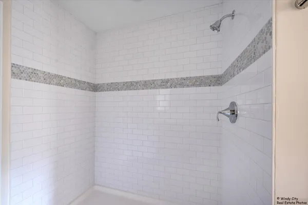 $399,000 | 425 Haber Road, Unit 6, Cary, IL 60013