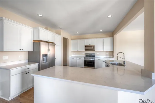 $399,000 | 425 Haber Road, Unit 6, Cary, IL 60013