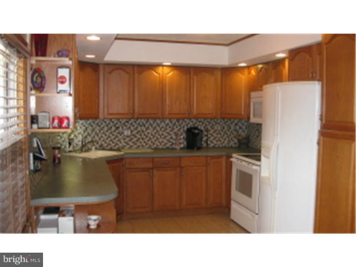 33 Quarry Road Levittown, PA 19057 - Photo 11 of 20 Kitchen