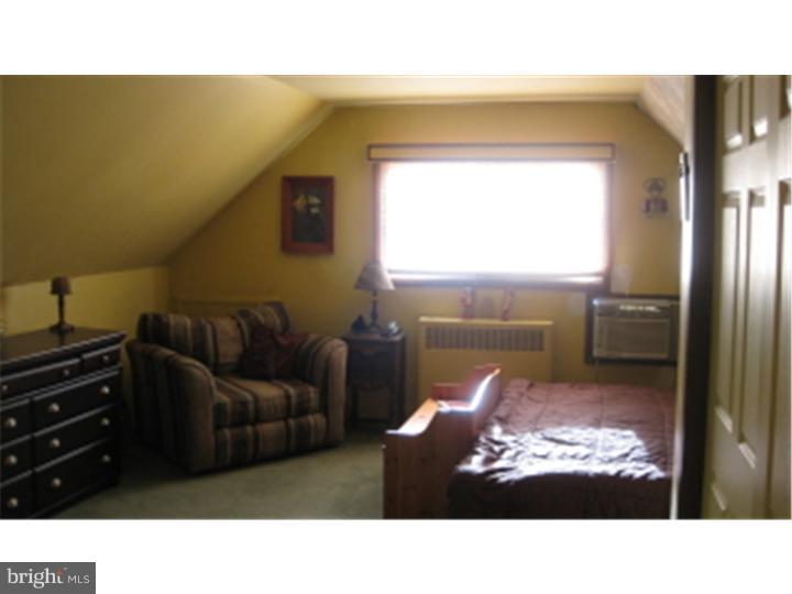 33 Quarry Road Levittown, PA 19057 - Photo 15 of 20 Bedroom - Main