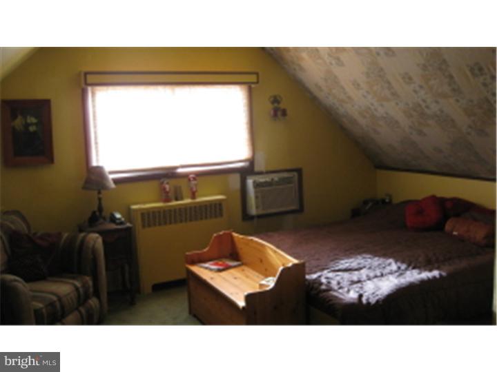 33 Quarry Road Levittown, PA 19057 - Photo 16 of 20 Bedroom - Main