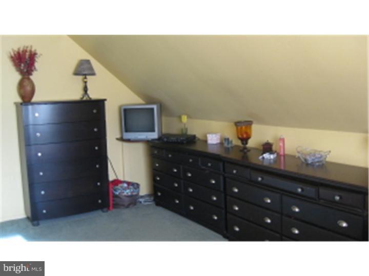 33 Quarry Road Levittown, PA 19057 - Photo 17 of 20 Bedroom - Main