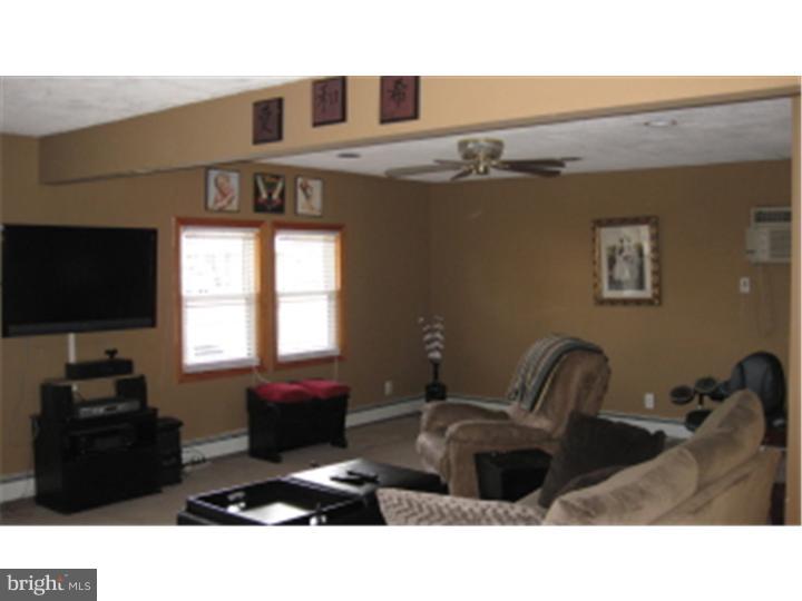 33 Quarry Road Levittown, PA 19057 - Photo 8 of 20 Great Room