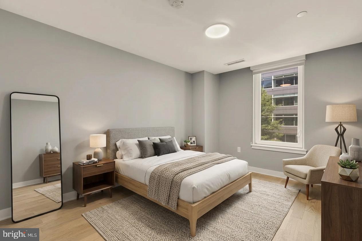 37 L Street Southeast, Unit 301 Washington, DC 20003 - Photo 19 of 37