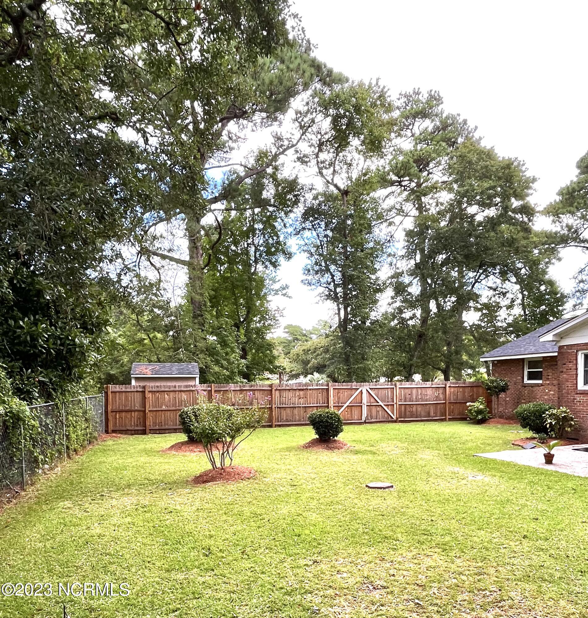 607 Robin Road Morehead City, NC 28557 - Photo 29 of 34 Private Back Yard