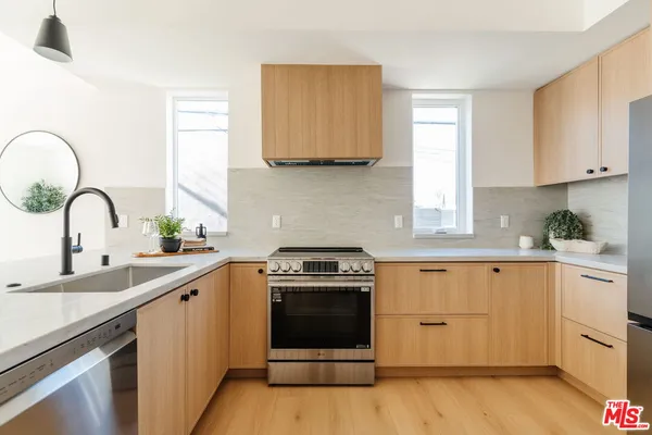 $5,958 | 6765 Lexington Avenue, Unit 1/2, Los Angeles, CA 90038