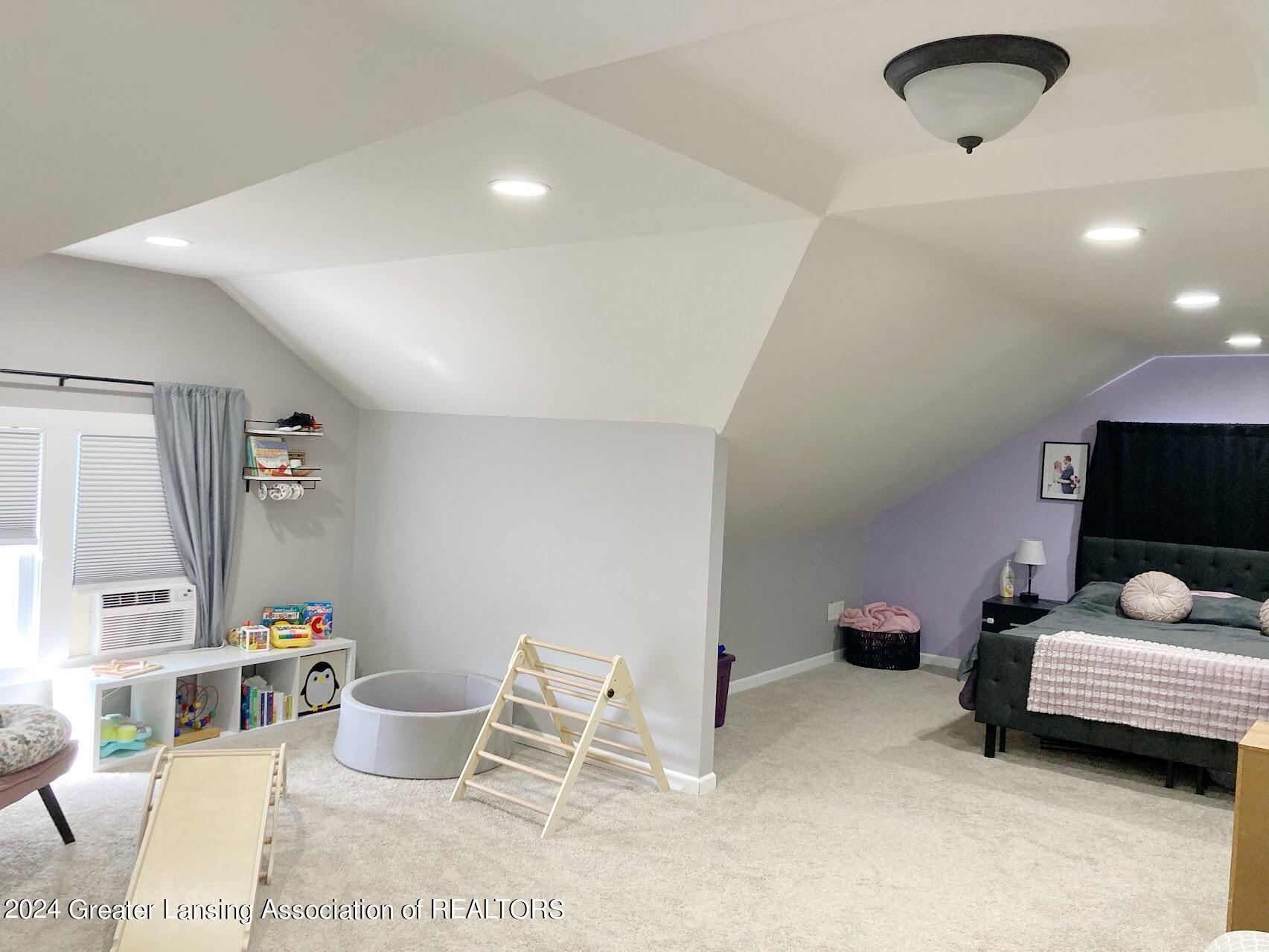 722 Bretton Road Lansing, MI 48917 - Photo 24 of 37 22.2nd Floor Primary Bedroom
