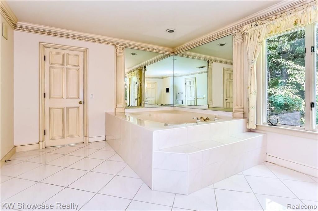 1900 East Valley Road Bloomfield Hills, MI 48304 - Photo 39 of 68
